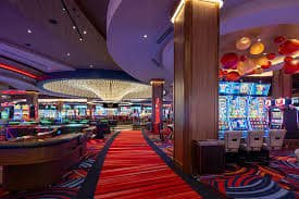 Dragon Tiger betting interface on duniaklub showing chip denominations and betting areas